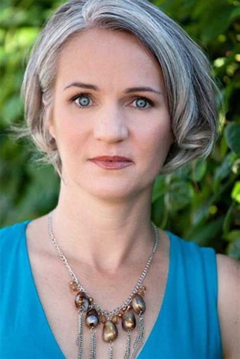 Wavy hair looks beautiful on women of any age but when you are in your 40's or over you need a hairstyle that not only has the power to enhance this particular hairstyle is in every way perfect for women who are in their 40's and over and want to have peppy look. 78 Gorgeous Hairstyles For Women Over 40