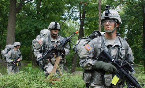 New York Army National Guard Instructors Qualify Infantry Soldiers