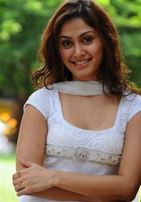 Sexy Bollywood And South Indian Actress Pictures Sexy Actress Manjari Phadnis In Hot White