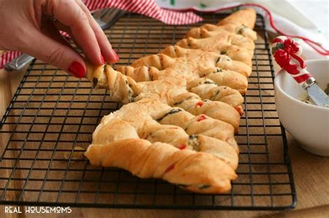 *percent daily values are based on a 2,000 calorie diet. Spinach Dip Stuffed Crescent Roll Christmas Tree - Real ...