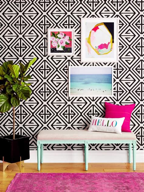 Hgtv Magazine Proves That Adding Wallpaper To Your Entry Can Make A