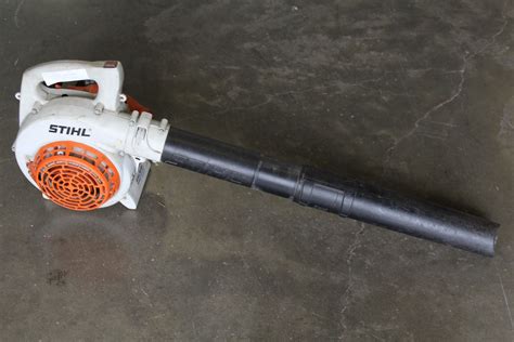 Spring assist starting reduces the number of pulls needed to start the engine and makes for easy starts. STIHL BG55 GAS LEAF BLOWER