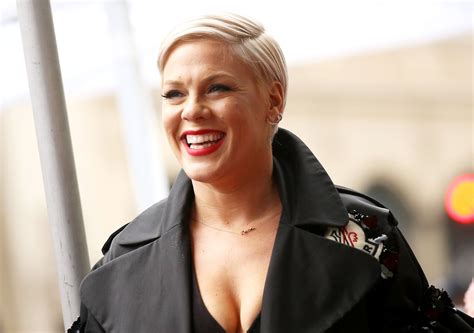 How Pink Stays In Rock Star Shape For Her Performances Us Weekly