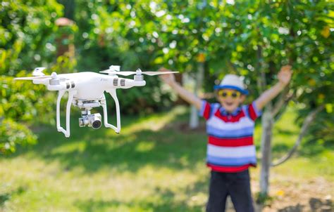 Pros and cons of 'drone parenting' - Parents - The Jakarta ...