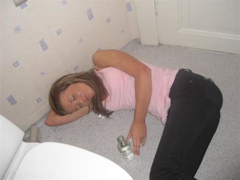 Found This Girl Sleeping At The Bathroom Floor Wtf To Do Imgur