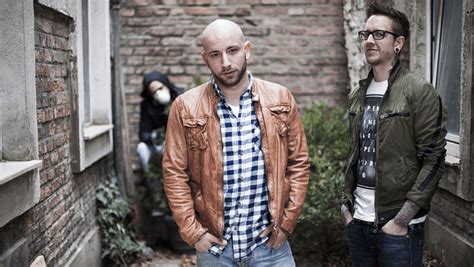 Das duo „seiler und speer besteht aus dem komiker und schauspieler christopher seiler und dem filmemacher bernhard speer. Mundart-Pop im Großformat - SEILER UND SPEER im mica ...