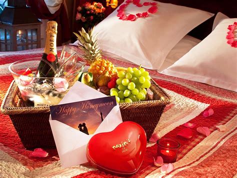 Here's how to bring in more romance with spicy oranges, pretty plums and rich browns. Hotel Honeymoon Room Decoration (With images) | Honeymoon ...