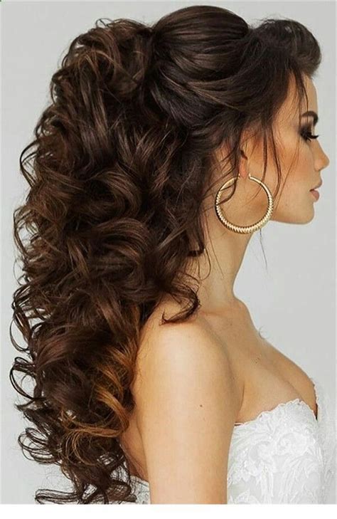Curly Hair For A Bride Hair Styles Wedding Hair Inspiration Wedding