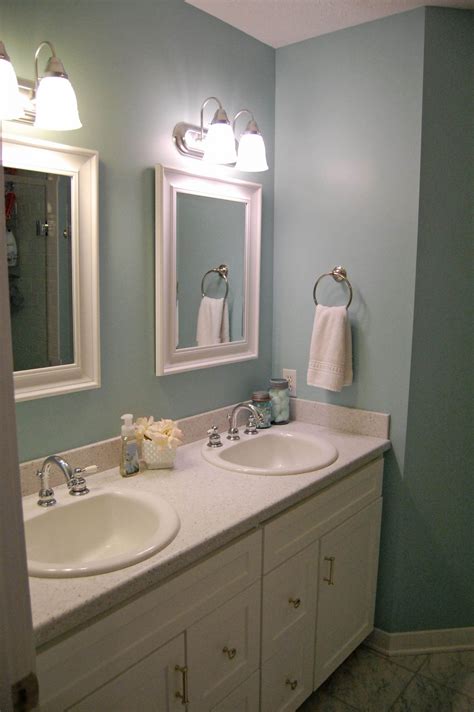 Bonus points if you manage to recreate the romantic floral mural. 15 Smart Ways How to Build Master Bathroom Colors | DIYHous
