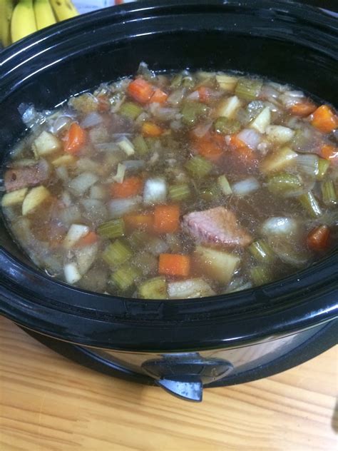 This oxtail stew is made with a tomato sauce and red wine broth and a variety of seasonings and vegetables. Crock Pot Guinness Beef Stew | Simmering Seoul