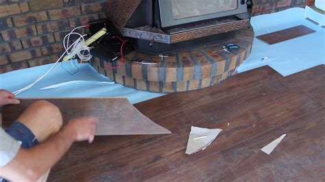 Cutting Curves In Timber Laminate Floorboards How To Cut Floorboards