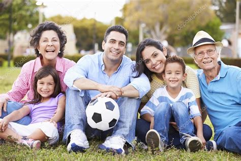 Familia Jugando Fútbol Juntos 2023