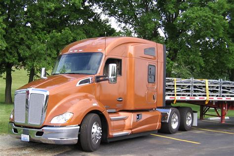 New Kenworth Mid Roof Sleeper In Production For T680 T880 Models