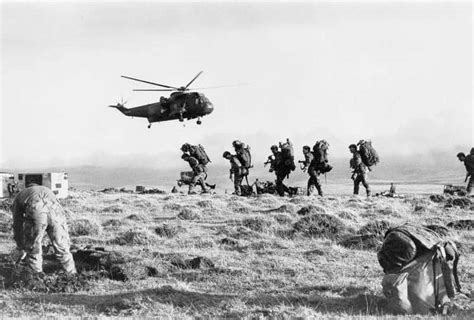 22 Photographs Of The Falklands War