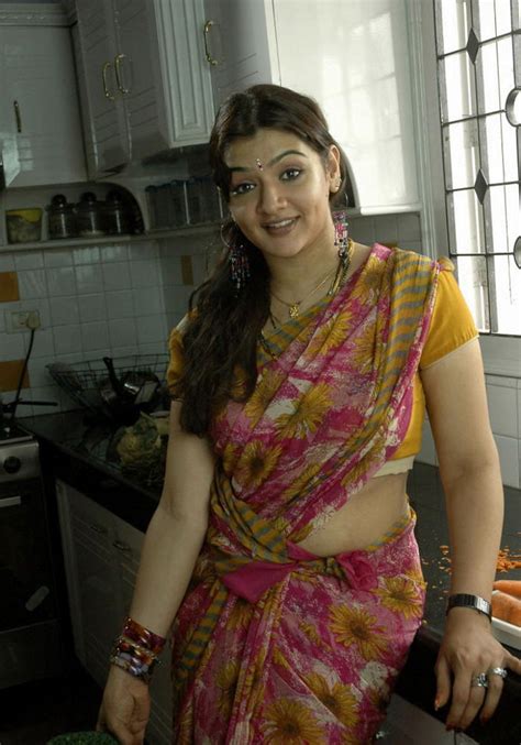 Indian Actress Aarthi Agarwal Hot In Saree Showing Her Boobs And Bra