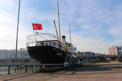 Bu sebeple bandırma vapuru müzesi samsun iline yolunuz düştüğünde ziyaret etmeniz gereken yerlerin ancak gerçek bandırma vapuru 1925 yılında ömrünü doldurması gerekçesiyle sökülerek. 19 Mayıs Bandırma Vapuru Boyama - Gazetesujin