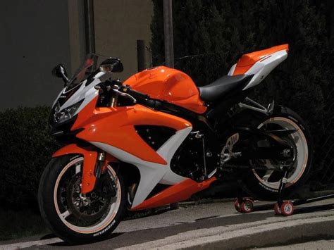 Scroll down for complete kit selection. Always wanted a GSX-R 750 for some reason. Not sure why ...