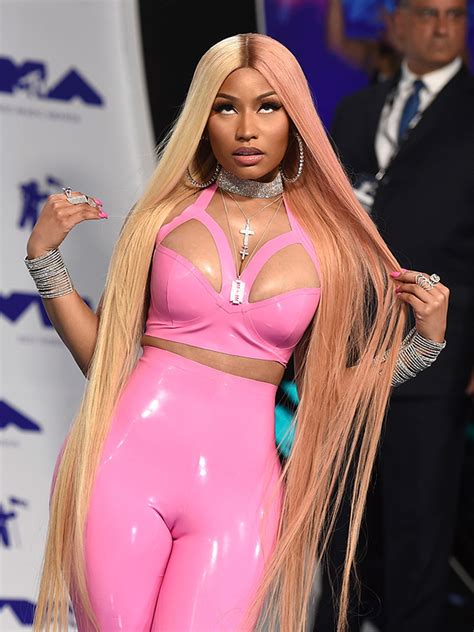 Nicki Minajs Camel Toe At Vmas Embarrassed By Wardrobe Malfunction