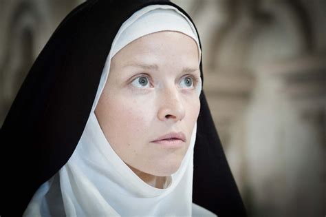 Luther intenta frenar a un francotirador que mata policías pero, cuando el número de cadáveres va cuando un asesino en serie emprende una masacre, luther tiene que olvidarse de su vida personal. Bild zu Karoline Schuch - Katharina Luther : Bild Karoline ...