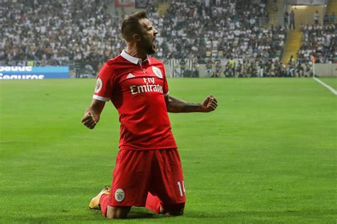 Benfica confirm two more infections: Guimarães vs Benfica | Seferovic salva a águia - ZAP