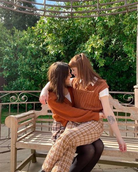cute lesbian couples lesbian love want a girlfriend poses references neutral outfit couple