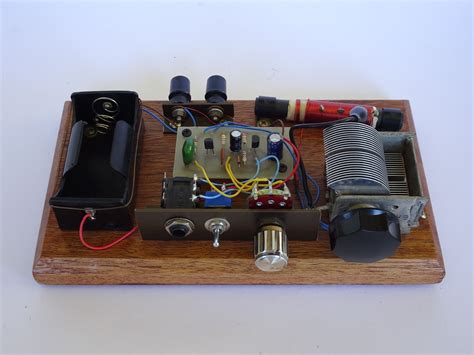 zn414 based radio a simple and easy am radio to build that doesn t need a long antenna radio