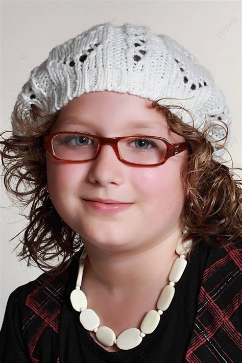 かわいい若い女の子の肖像画白人の十代 写真背景 無料ダウンロードのための画像 Pngtree