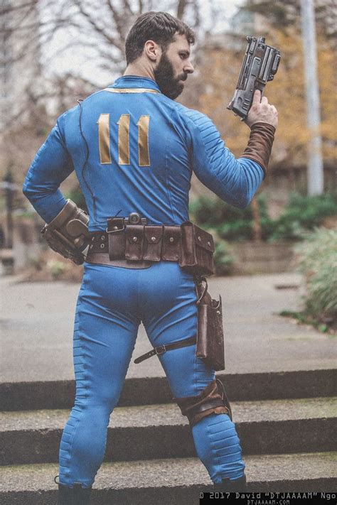 Sole Survivor Fallout Eccc 2017 Fallout Cosplay Fallout Costume