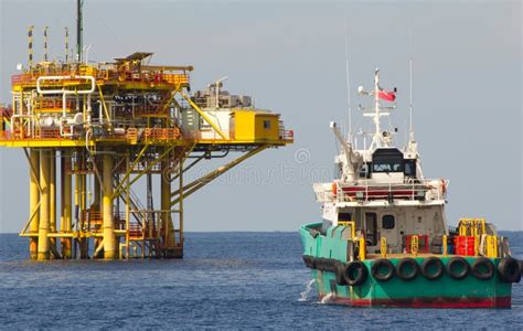 Rig Workers Stock Photo Image Of Ocean Drilling Economy 66236032