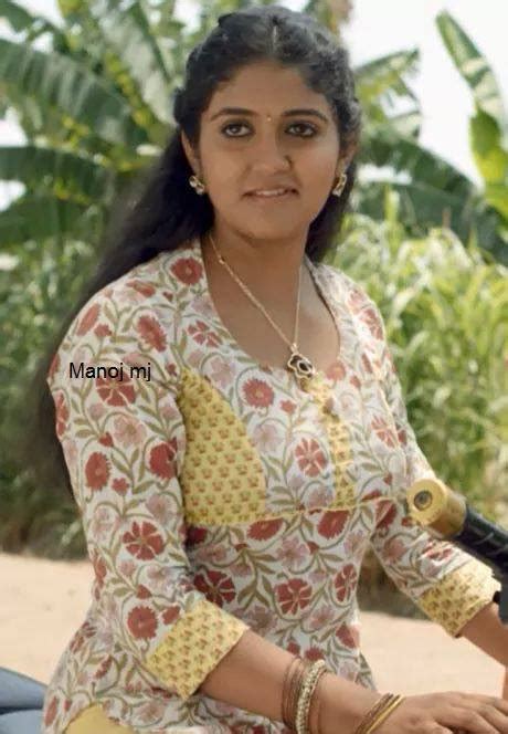 rinku rajguru marathi actress biography photos