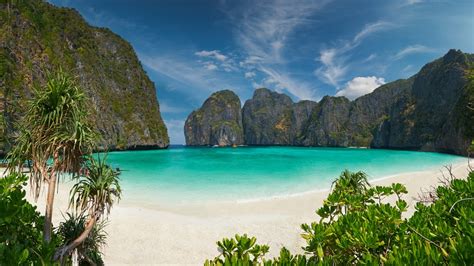 The Most Beautiful Islands In Thailand Phi Phi Island Beautiful