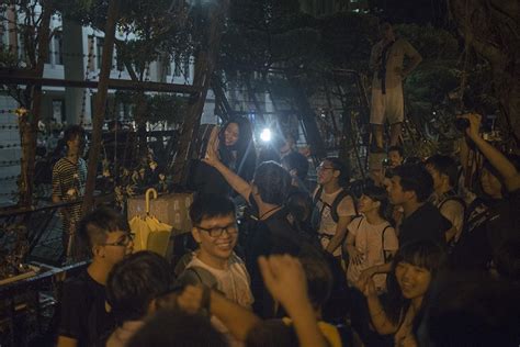 Jun 07, 2021 · 全國僑聯副主席盧文端於《明報》撰文，表明《國安法》下，香港支聯會只有解散或被取締兩個選擇。全國僑聯下「最後通牒. 反課綱的暑假（中）——這一堂叫政治｜台灣｜端傳媒 Initium Media