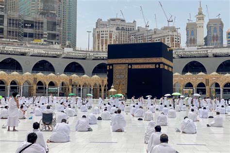 Ramadan From Around The World Muslims Celebrate With Prayer