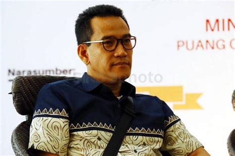 Rafly harun dan mungkin semua orang juga menduga memang hak angket kpk ini sangat terkait kasus mega korupsi ektp. Penembakan 6 Laskar FPI, Refly Harun Tegaskan Tak Boleh ...