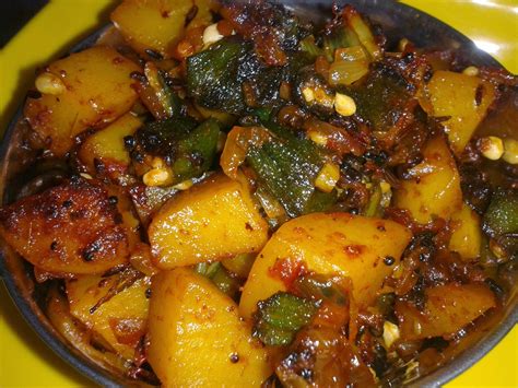 Stir fry the garlic and add in the shrimp. BananaLeaf Recipes: Aloo Bhindi Poriyal - Potato / Lady's ...