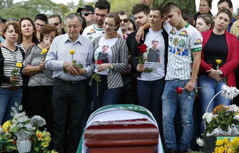 Chapecoense fikstürü, maç sonuçları, iddaa oranları, puan durumu ve chapecoense haberleri ht spor'da. El presidente del Chapecoense recibe sepultura rodeado de ...