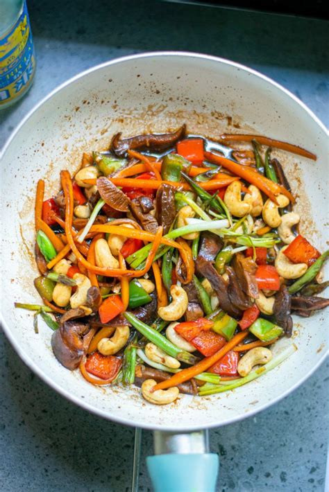 It's just as flavorful, super easy and a lot healthier. 10-Minute Kung Pao Vegetables (Vegan) - Wow, It's Veggie?!