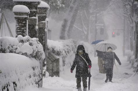 Heavy Snow Falls Across Japan Breaking Records In Western Cities The