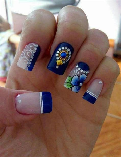 ⬇ descargue fotos de fetichismo de pies ✔ gran banco de imágenes de stock ▶ millones de fotos pintura acrílica amarilla sobre pie de mujer. Pin en uñas