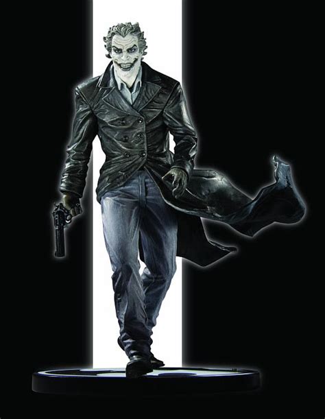 Buy Statues Batman Black And White Statue Joker By Lee Bermejo