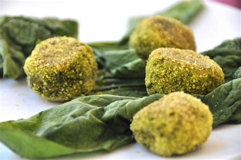 E allora perché non farsi aiutare a prepare una pizza un po' particolare fatta con la carne delle polpette? Polpette vegetariane mozzarella spinaci Bimby TM31 | TM5
