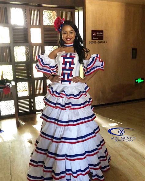 Vestimenta Típica De Las Mujeres En República Dominicana