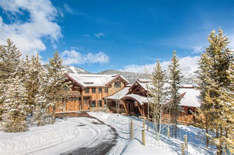 A Luxury Montana Log Home Gets A Huge Update