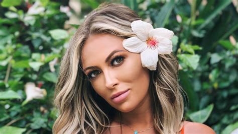 Paulina Gretzky In Bathing Suit Says Just Chicks — Celebwell