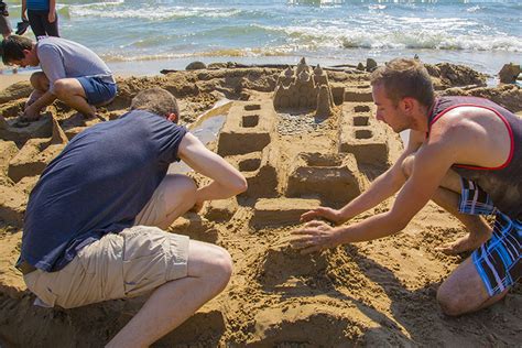 Architecture Students Build Castles With Sand And Creativity Uwm Report