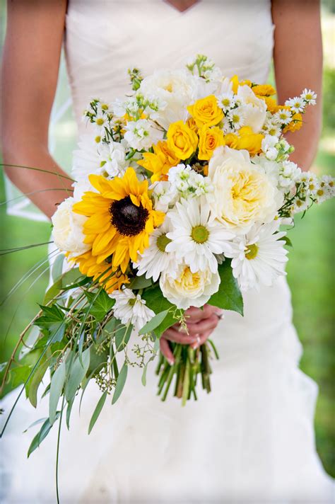 Sunflower Daisy Wedding Bouquets Sunflower And Daisy Wedding Bouquet
