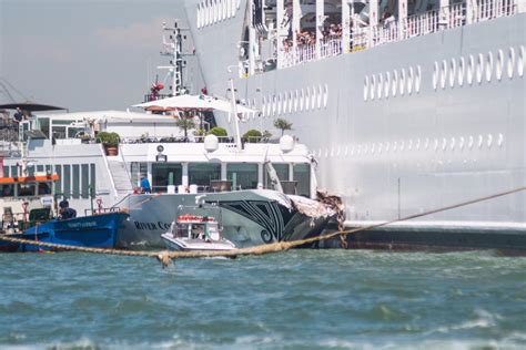 5 Injured In Venice As Cruise Ship Slams Into Tourist Boat World