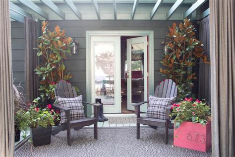 Filling an empty wall doesn't have to be expensive. Fall Porch Decorating Ideas | HGTV