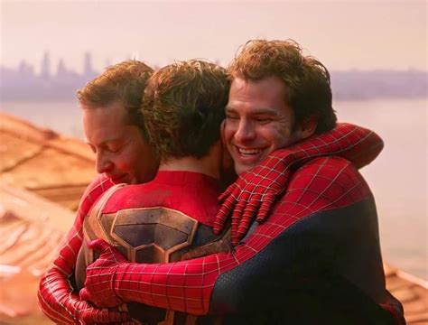 Spiderman No Way Home Man Hug Spiderman Spiderman Movie