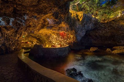 Cozy Cave In Jamaica Cozyplaces